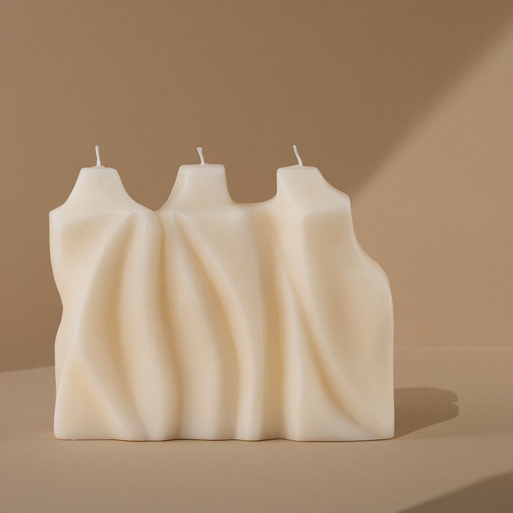 &#39;Trois Grâces&#39; Candle