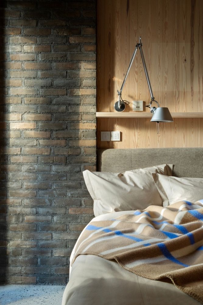 Knut Taupe Throw