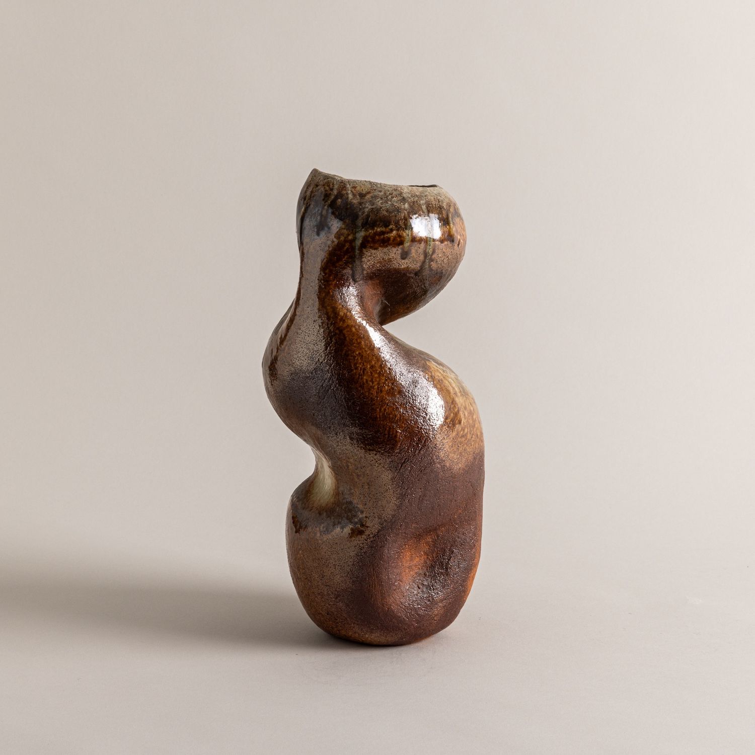 Qi Shade Vessel