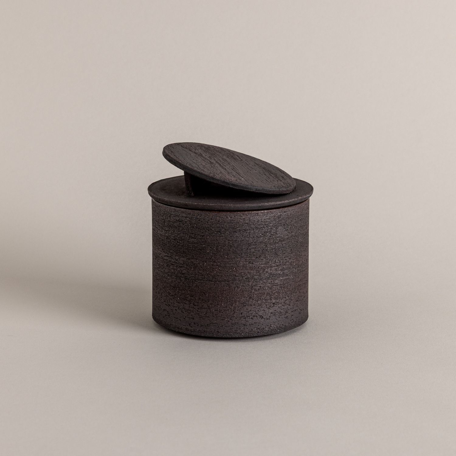 Lidded Vessel with Circle, Black