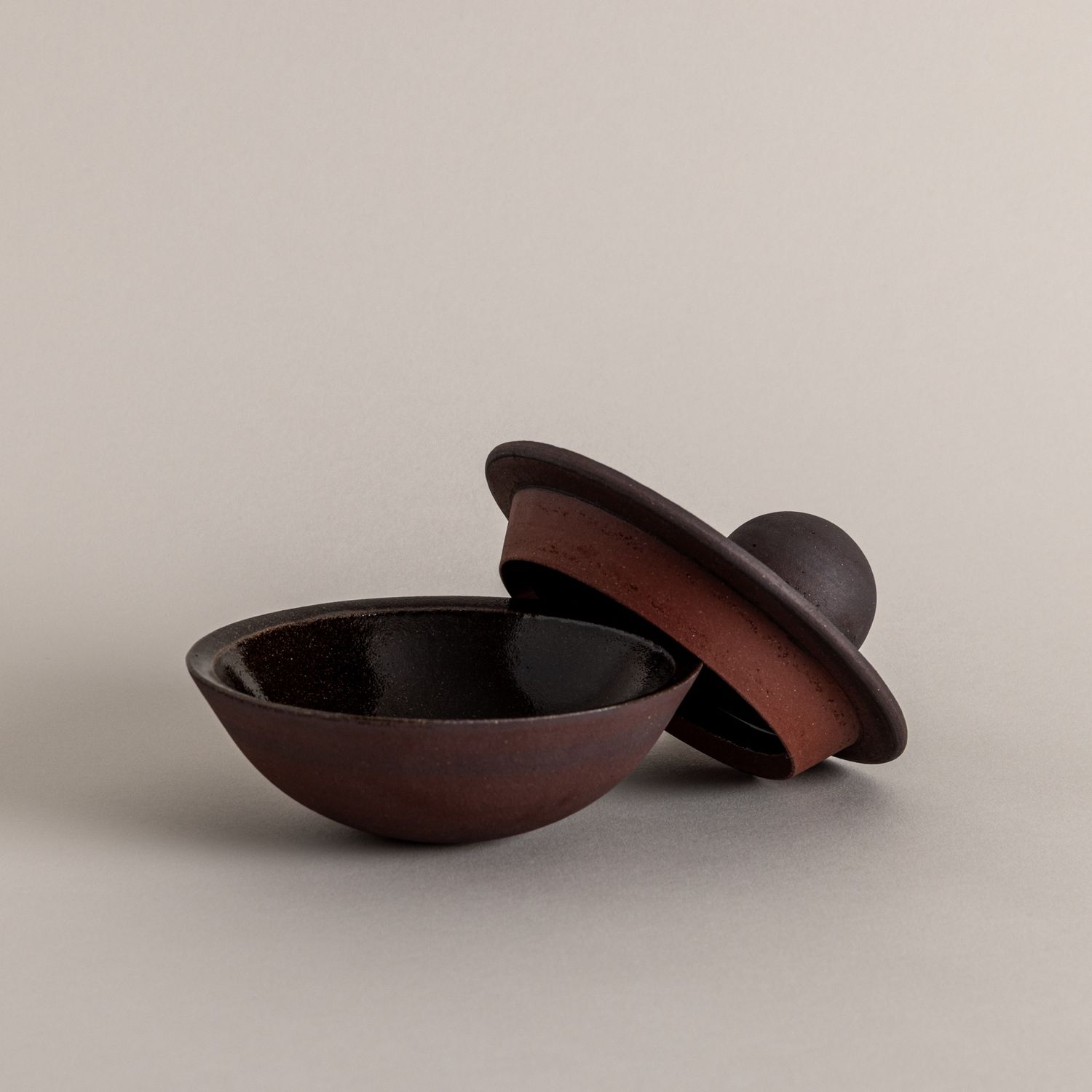 Rounded Lidded Vessel with Sphere, Black