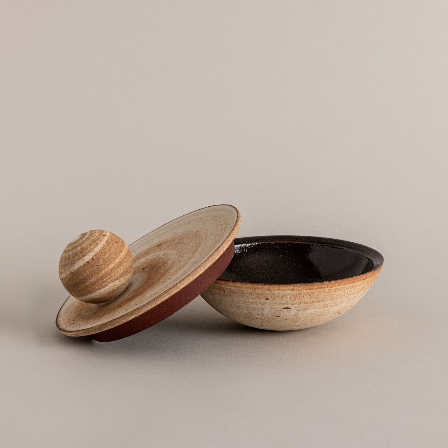 Rounded Lidded Vessel with Sphere, White