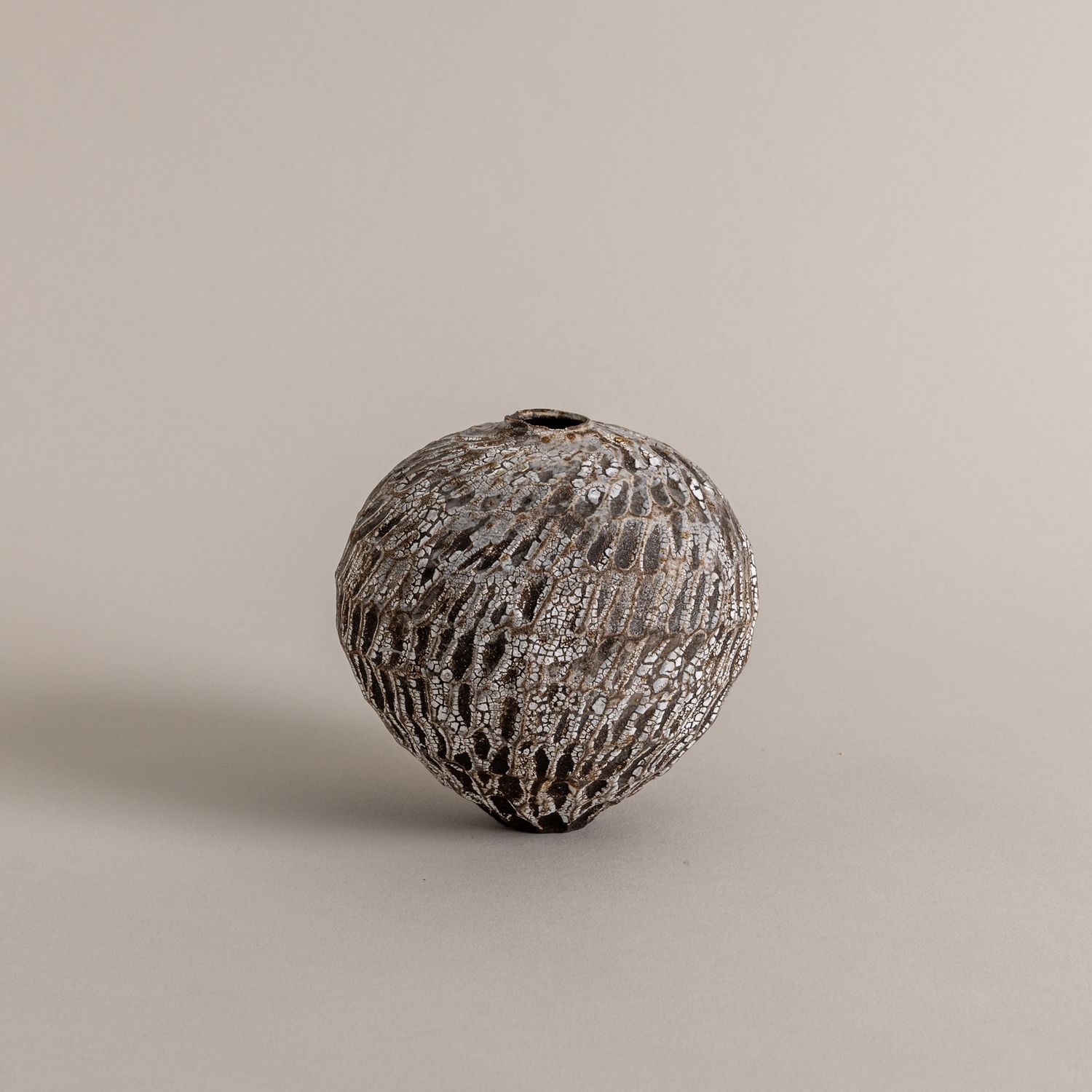 Black and Grey Textured Small Moonvase