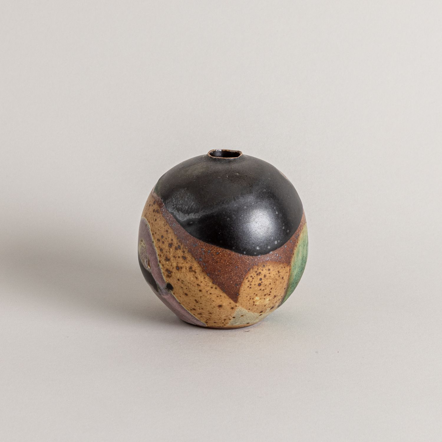 Black Top Vessel