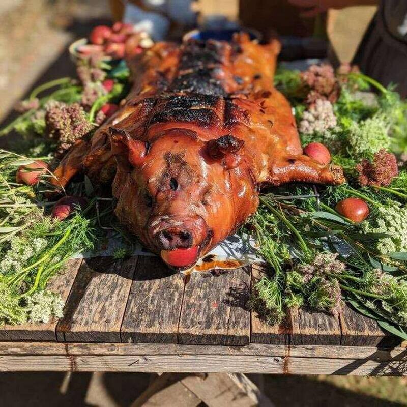 Whole Roaster Pig | Parties and Holidays