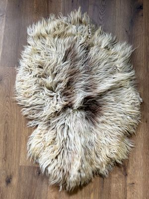 Creamy Tan Large  Pelt