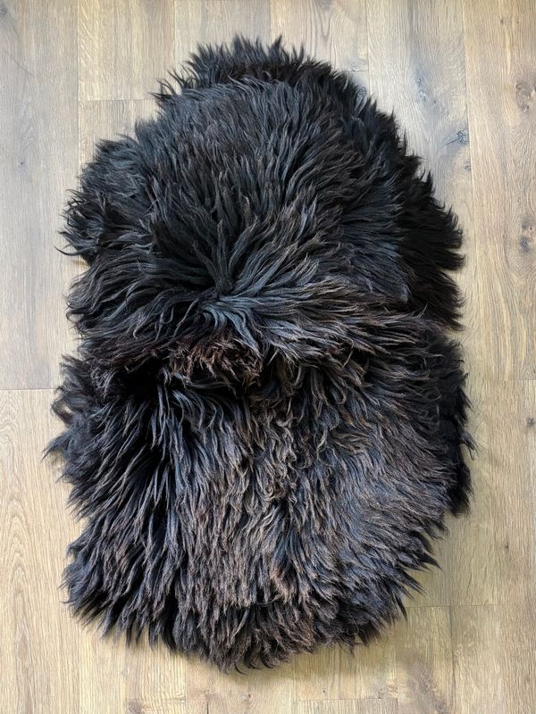 Black Large Pelt (T) Black Large Pelt (T)