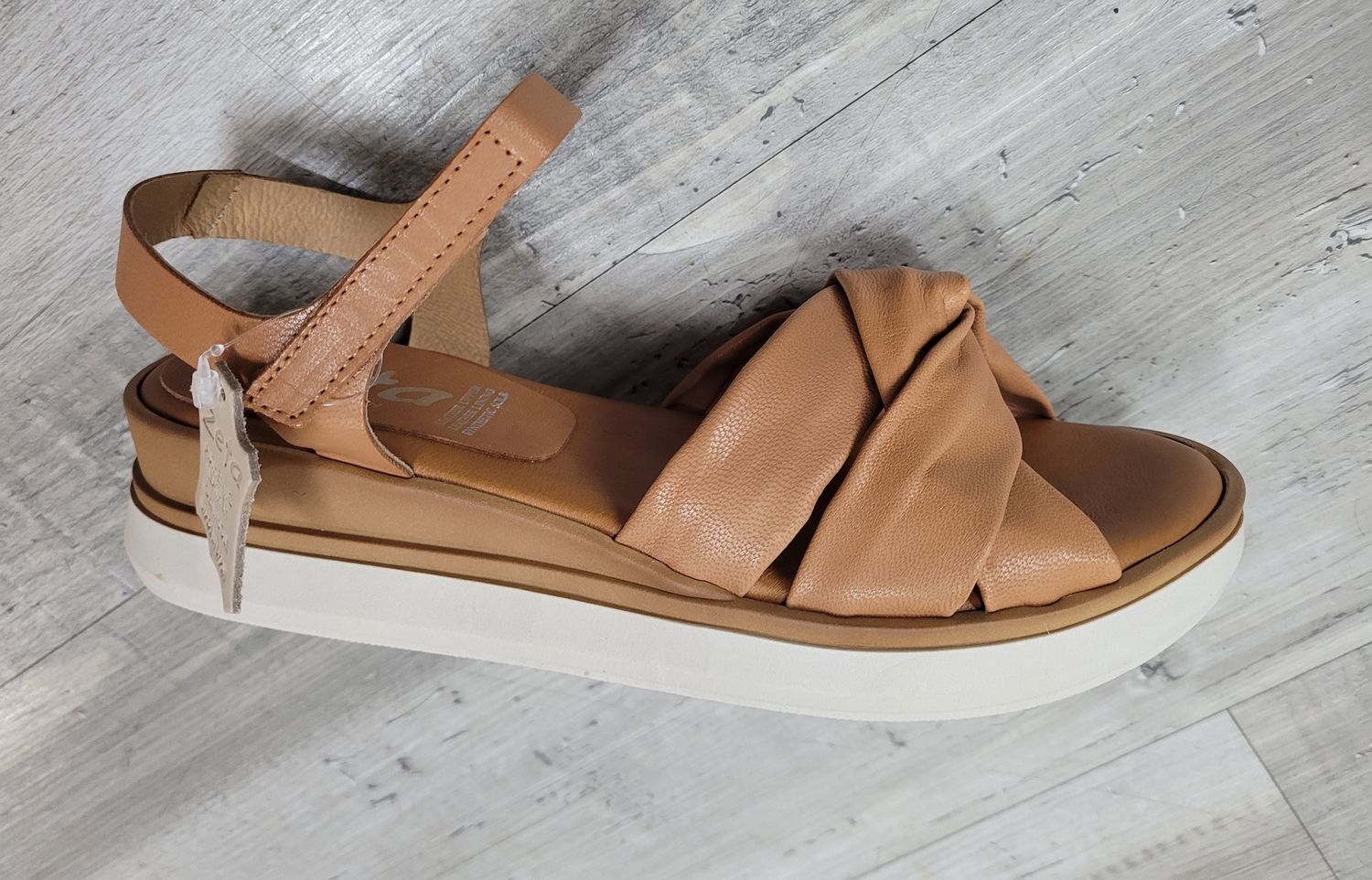 Zeta Deliah Crass Caoba, Size: 37