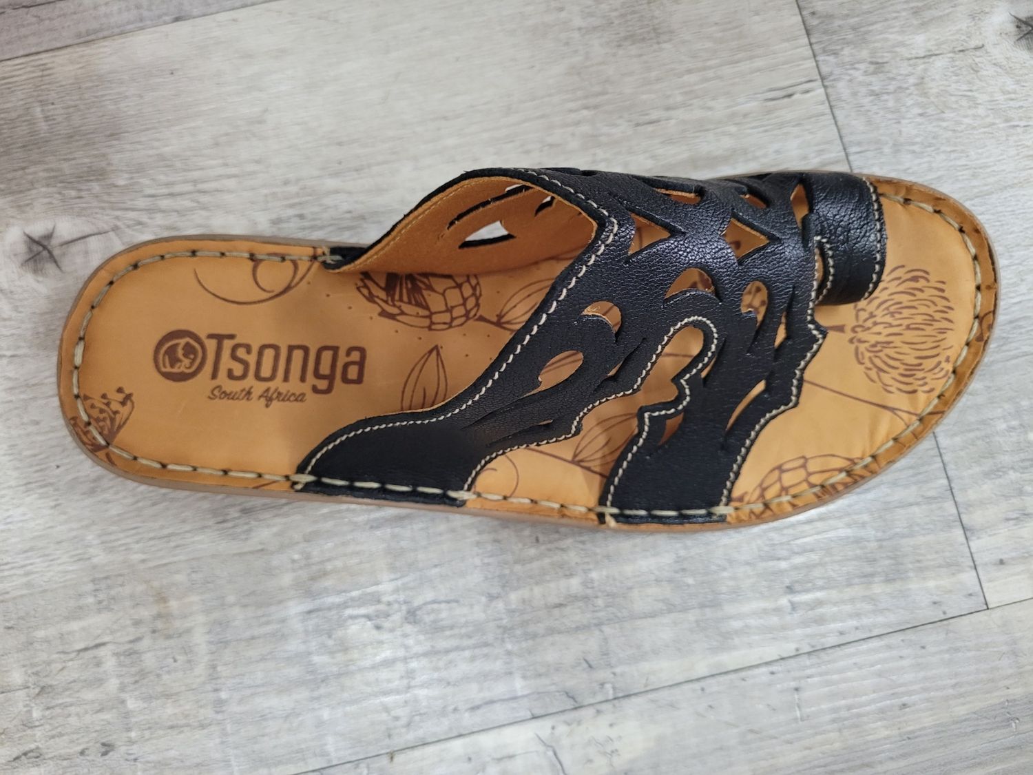 Tsonga Isivina, Colour: Black, Size: 37