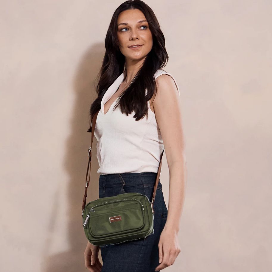 PC 4073 Crossbody travel