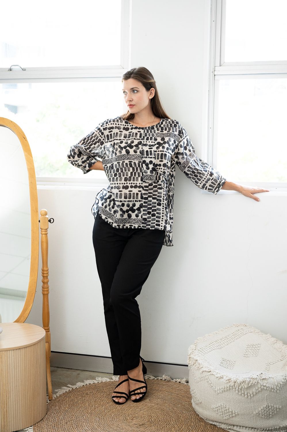 52090 Abstract print top