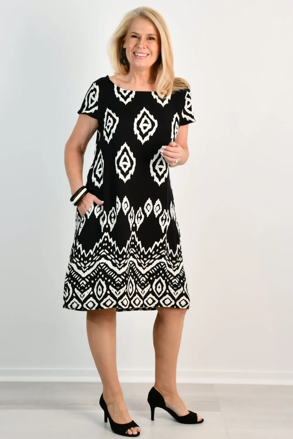VBLD478 - SUSSAN SHIFT DRESS - DIAMOND BAZAAR, Colour: Black, Size: Small