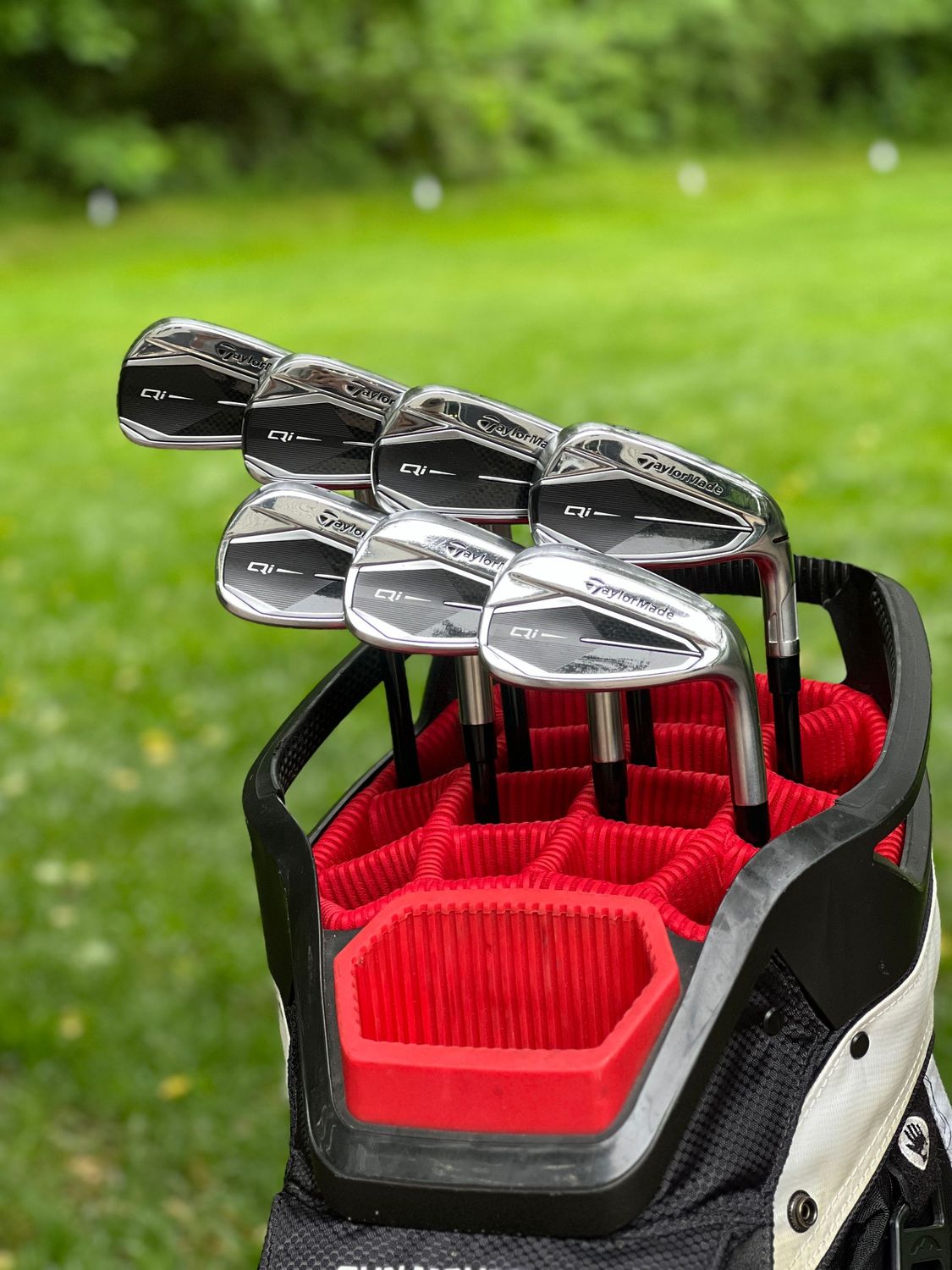 Taylormade Qi Iron Set