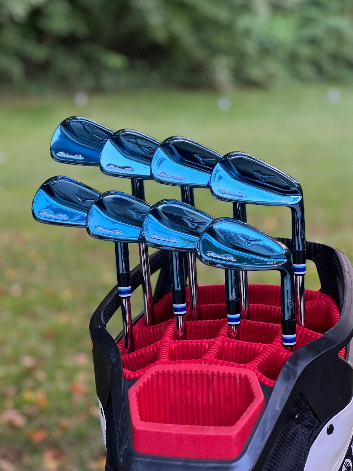 Mizuno Pro 221 Limited Blue Ion Iron Set #359/1221 Mizuno Pro 221 Limited Blue Ion Iron Set #359/1221