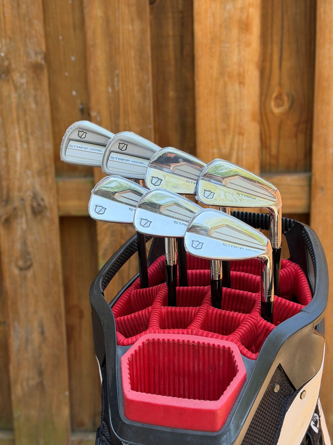 Wilson Staff Model CB/ MB Iron Set (2025/2026) *Brand New* Wilson Staff Model CB/ MB Iron Set (2025/2026) *Brand New*
