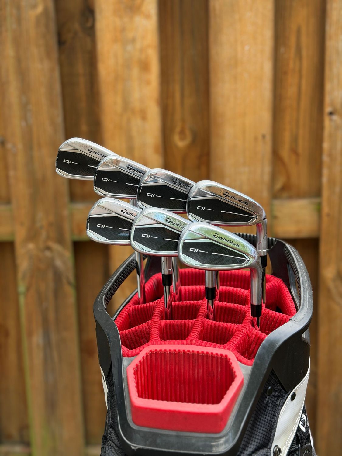 Taylormade Qi Iron Set