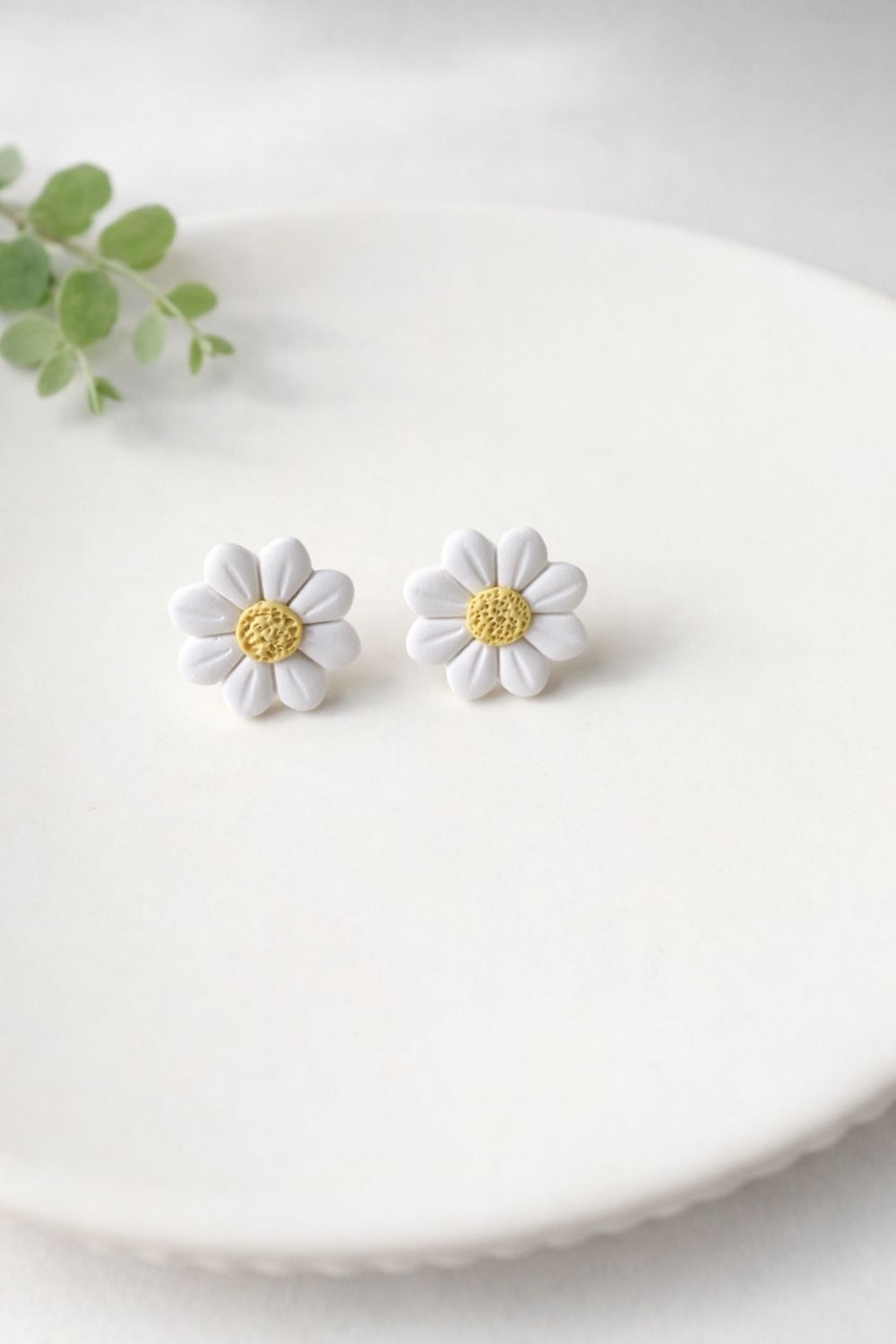Daisy Studs 🌼