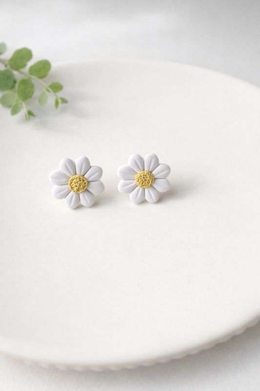 Daisy Studs 🌼