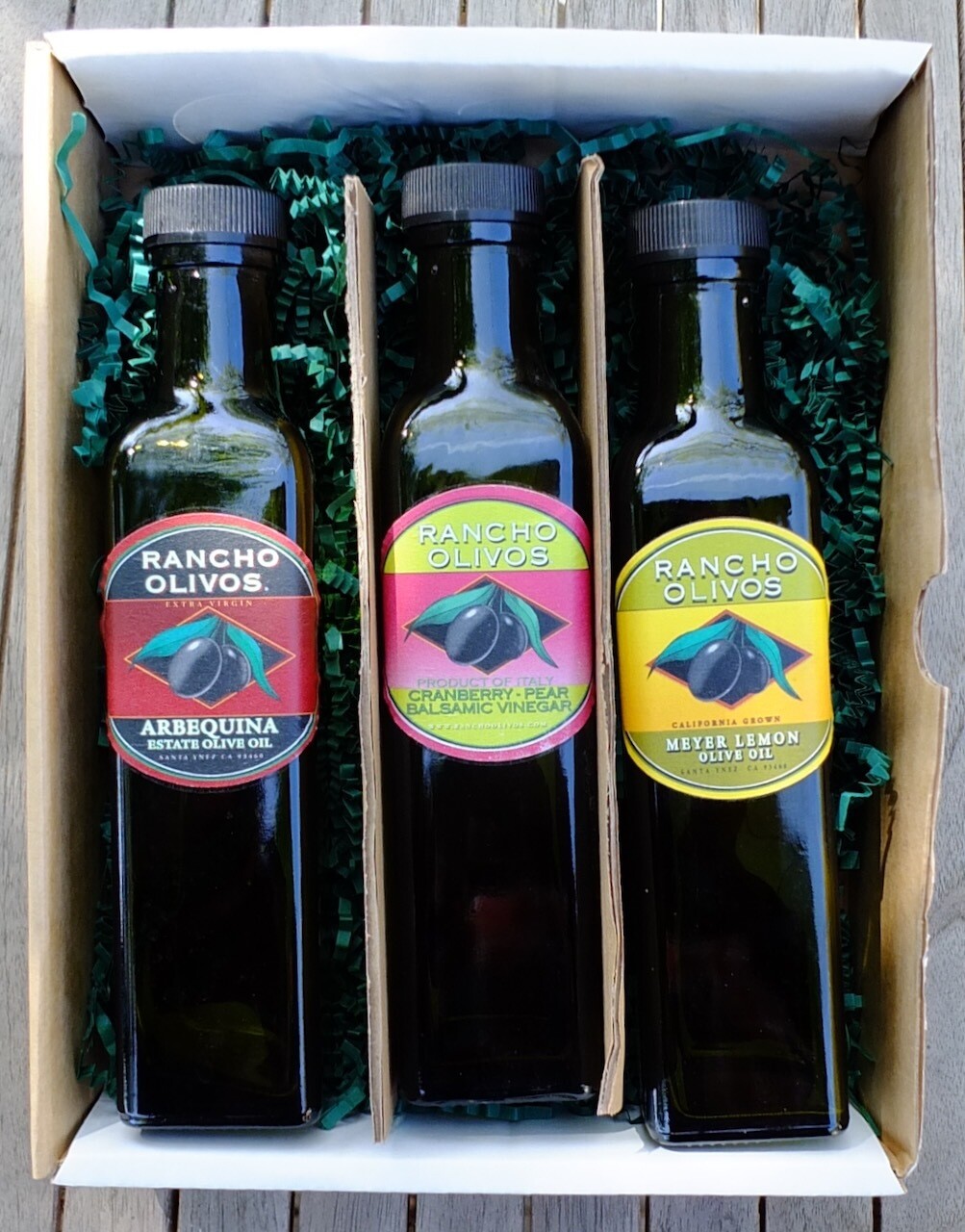 2 Bottles Olive Oil &amp; a Balsamic Vinegar Gift Box