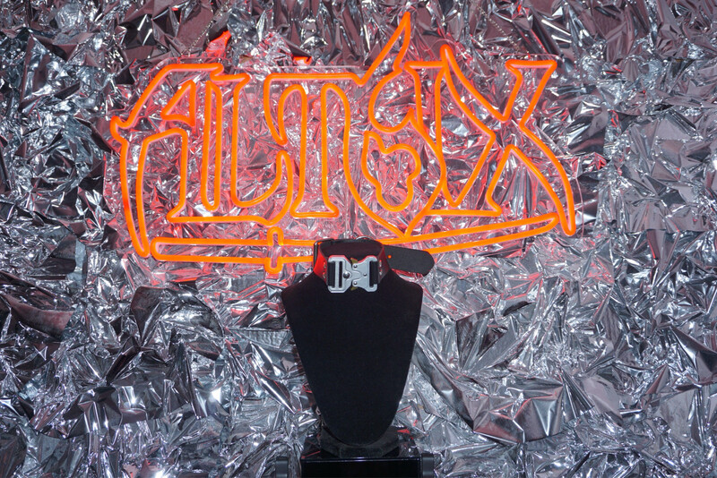 "BUCKLE UP" Choker