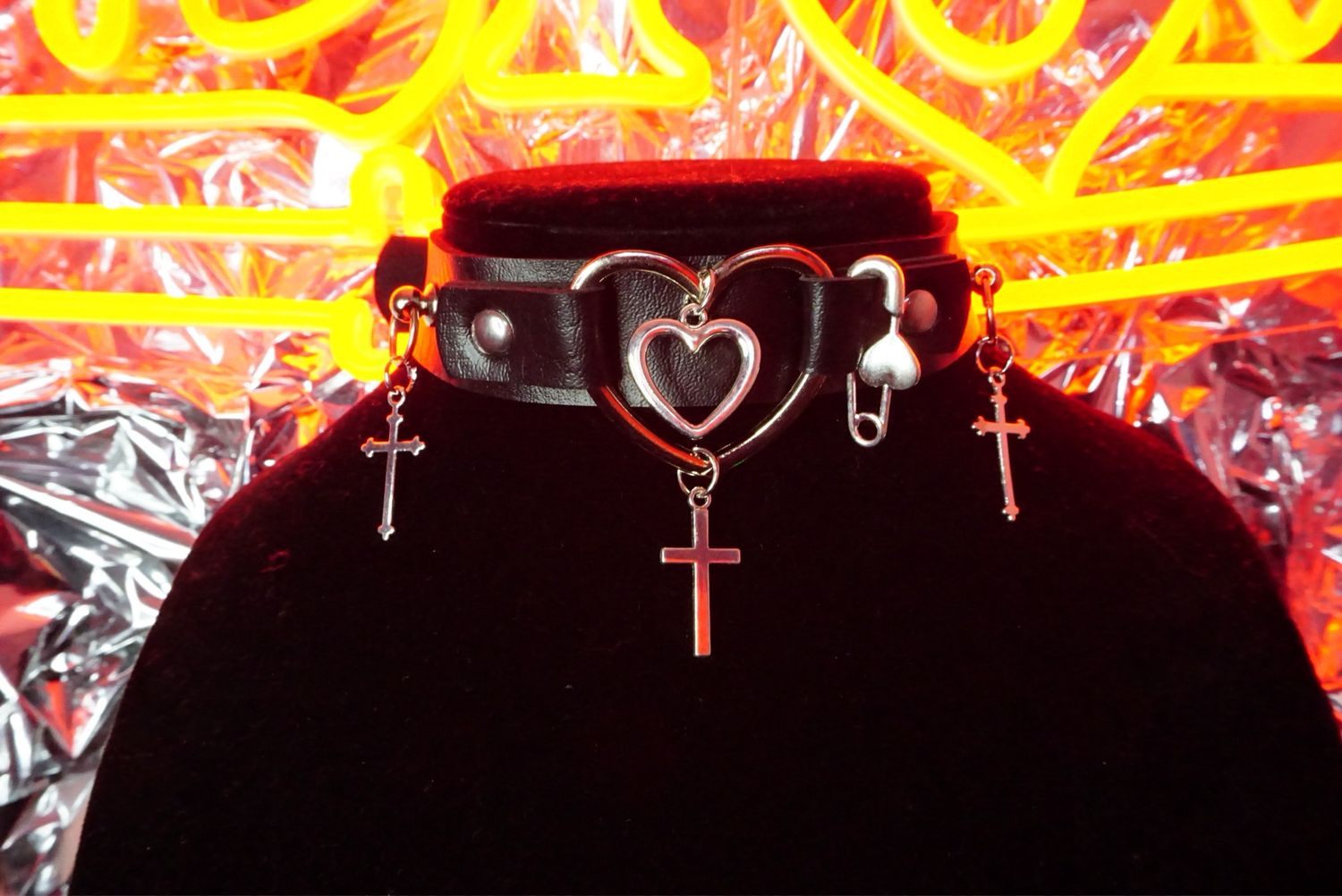 “CRUCIFIX CRUSH” Choker