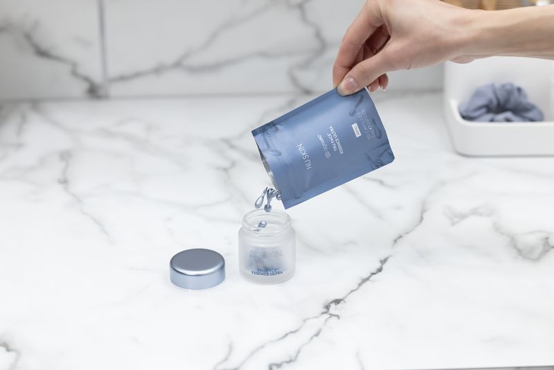 TFEU Pearls serum Pouch