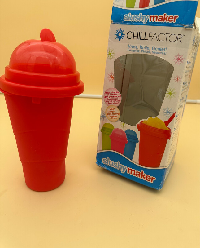 Chillfactor Slush Maker Slushy Eisbecher 240ml Eis Maschine Slush EIs Maker Slusheis, aus bruchsicherem Polypropylen, Slush Becher Eisbecher Eis rot Chillfactor Slush Maker Slushy Eisbecher 240ml Eis Maschine Slush EIs Maker Slusheis, aus bruchsicherem Polypropylen, Slush Becher Eisbecher Eis rot