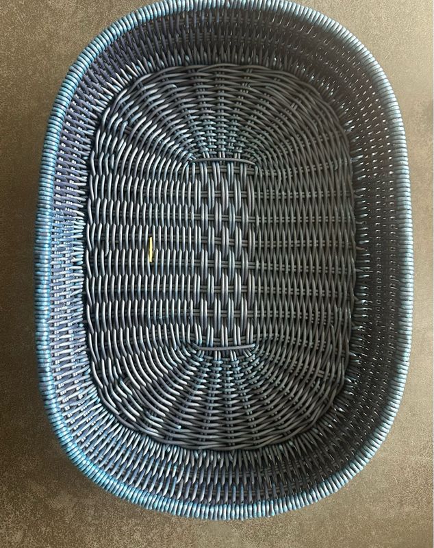 Saleen Mehrzweck-Korb, geeignet für Hotel und Gastronomie, oval, ca. 38 x 28x 7 cm, Synthetikfaser Marine blau Saleen Mehrzweck-Korb, geeignet für Hotel und Gastronomie, oval, ca. 38 x 28x 7 cm, Synthetikfaser Marine blau