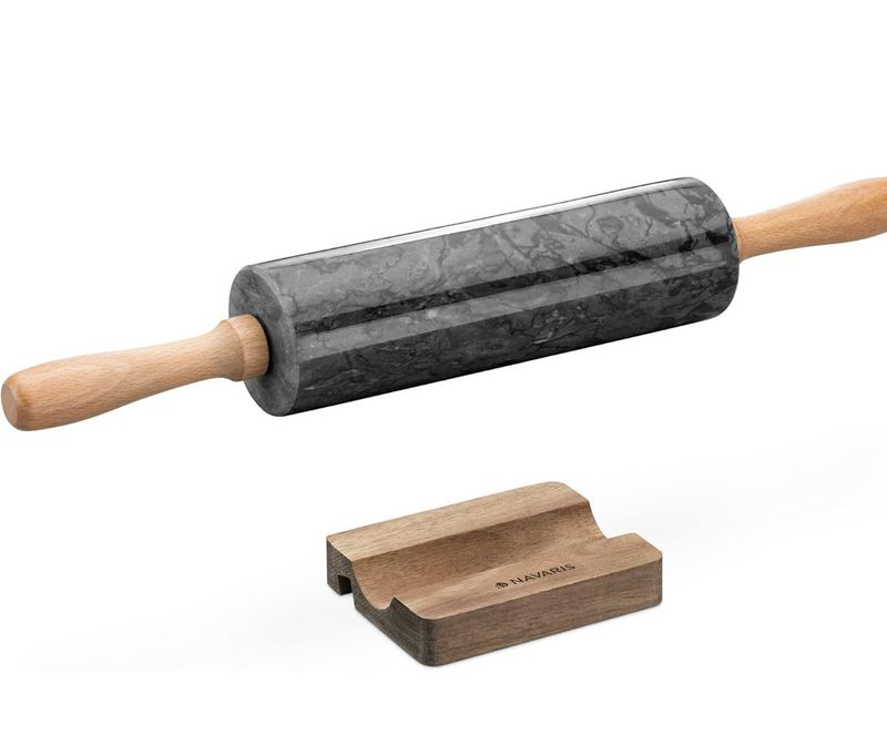 Teigrolle und Ablage - Marmor Stein Nudelrolle mit Holzgriffen - Set aus Nudelholz und Handy Halterung - Ständer für Fondantrollen - schwarz Teigrolle und Ablage - Marmor Stein Nudelrolle mit Holzgriffen - Set aus Nudelholz und Handy Halterung - Ständer für Fondantrollen - schwarz