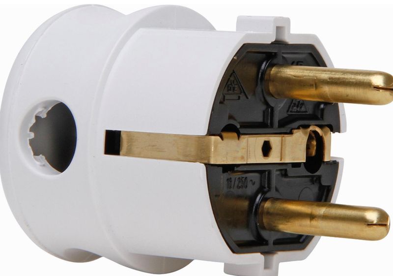 Kunststoff-Schutzkontakt-Winkelstecker, 2 Schutzkontaktsysteme, für Kabel bis 3×1,5mm², Farbe: arktisweiß Kunststoff-Schutzkontakt-Winkelstecker, 2 Schutzkontaktsysteme, für Kabel bis 3×1,5mm², Farbe: arktisweiß