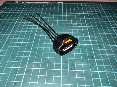 FZJ80 DISTRIBUTOR/FZJ105 COIL CONNECTOR + PIGTAIL