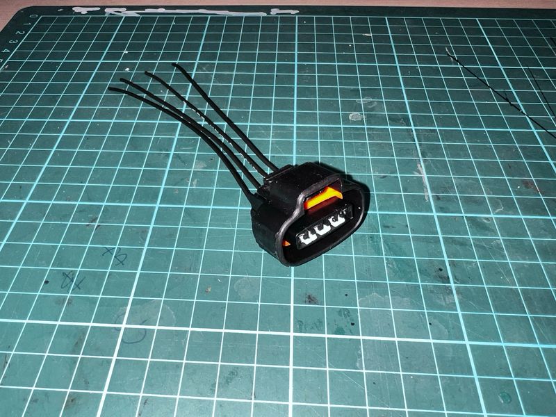 FZJ80 DISTRIBUTOR/FZJ105 COIL CONNECTOR + PIGTAIL