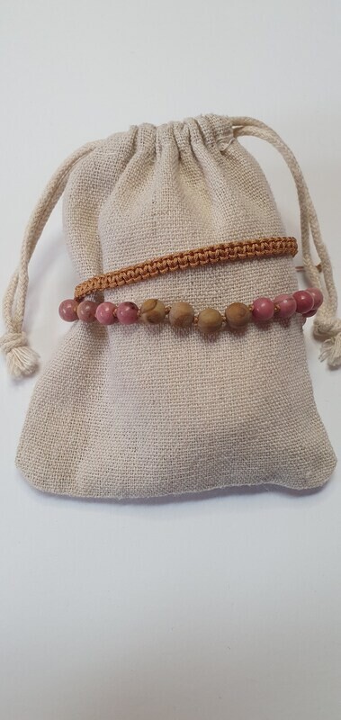 Edelsteinarmband aus Rhodonit und Holzjaspis Edelsteinarmband aus Rhodonit und Holzjaspis