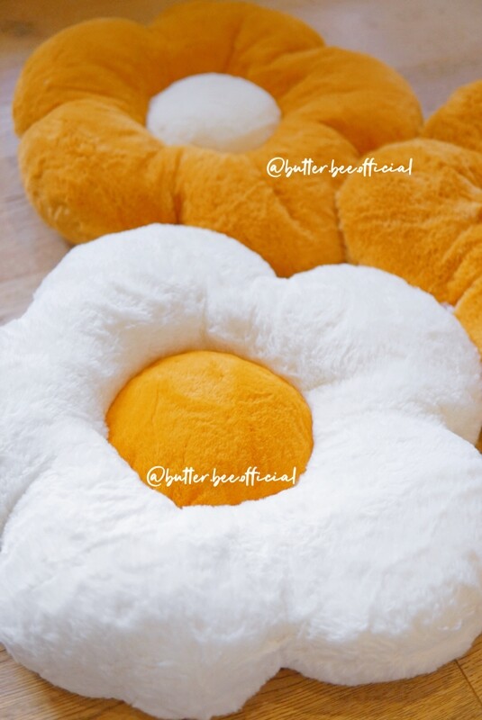 Aesthetic Flower Pillow - White