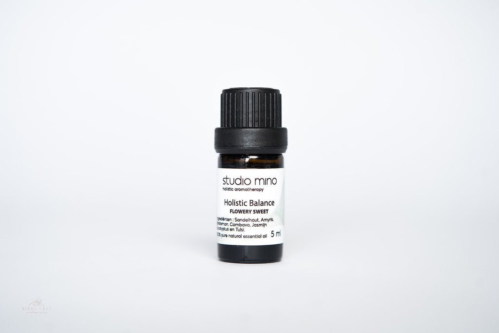 HOLISTIC AROMATHERAPY 5 ELEMENTEN