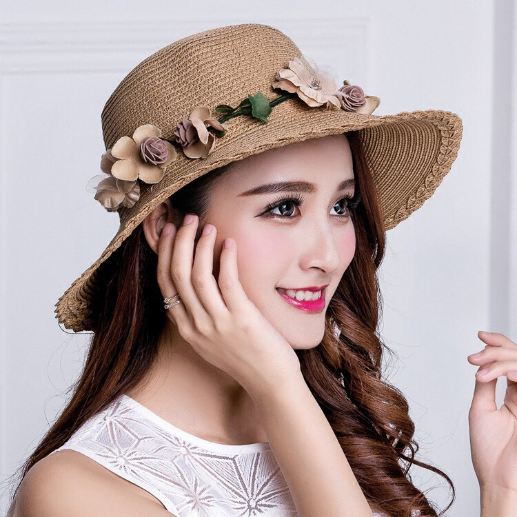 Summer Sun Hat for Women with  Wreath Cool Outdoor or Beach Hat Travel Straw Hat