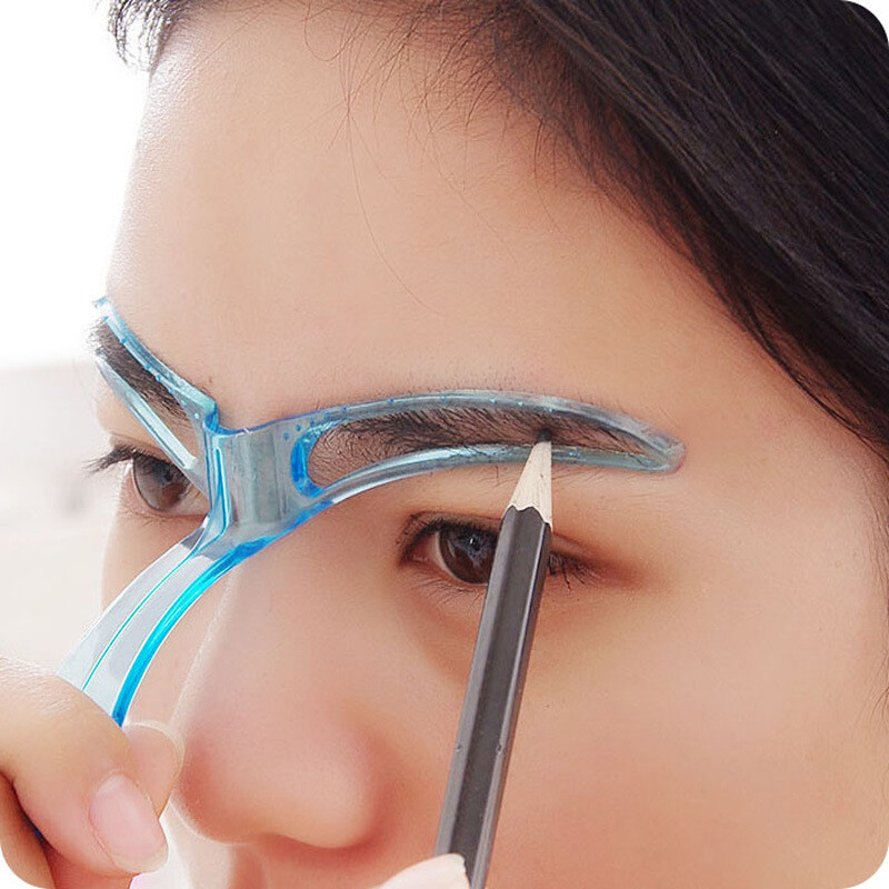 Creative Eyebrow Shaper Makes Eyebrow designing Simple