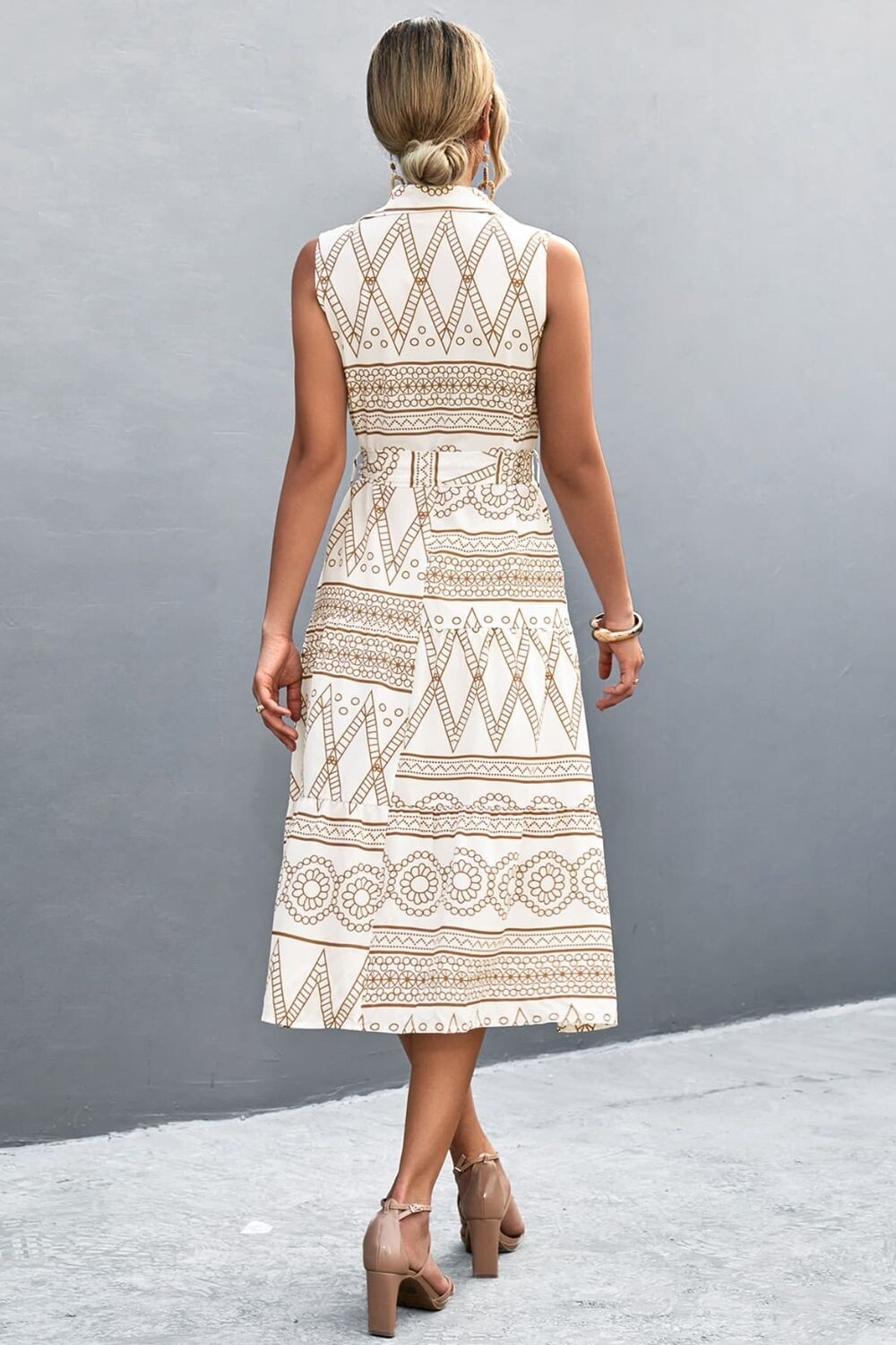 Front tied waist sleeveless dress