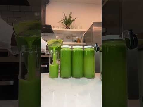 Juicing 101 (Paperback) - The Essential Guide to Good Health and Weight Loss