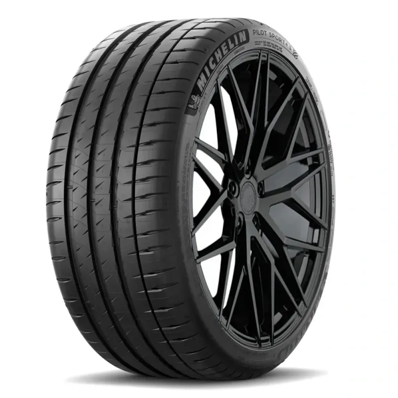 Avant Garde M520R Gloss Black Wheel and Tire Package for C8 Corvette