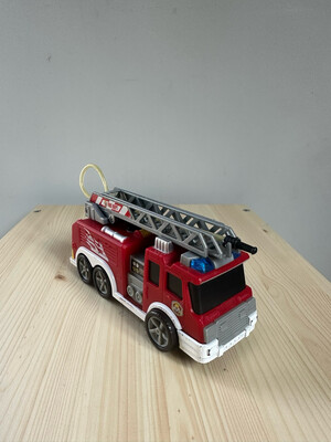 Fire Truck, Shooting Water (15 cm)