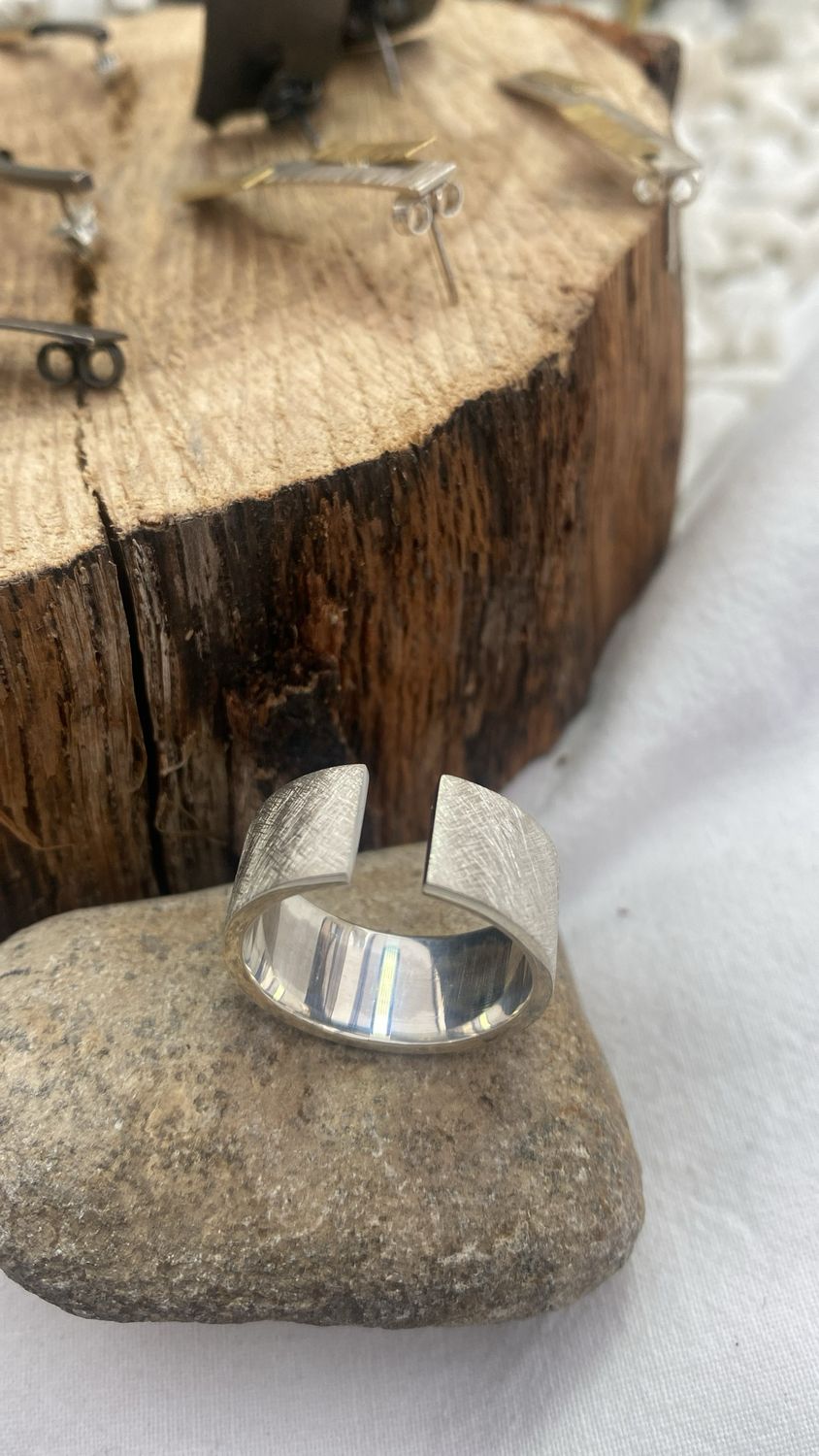Anell unisex. Acabat amb textura