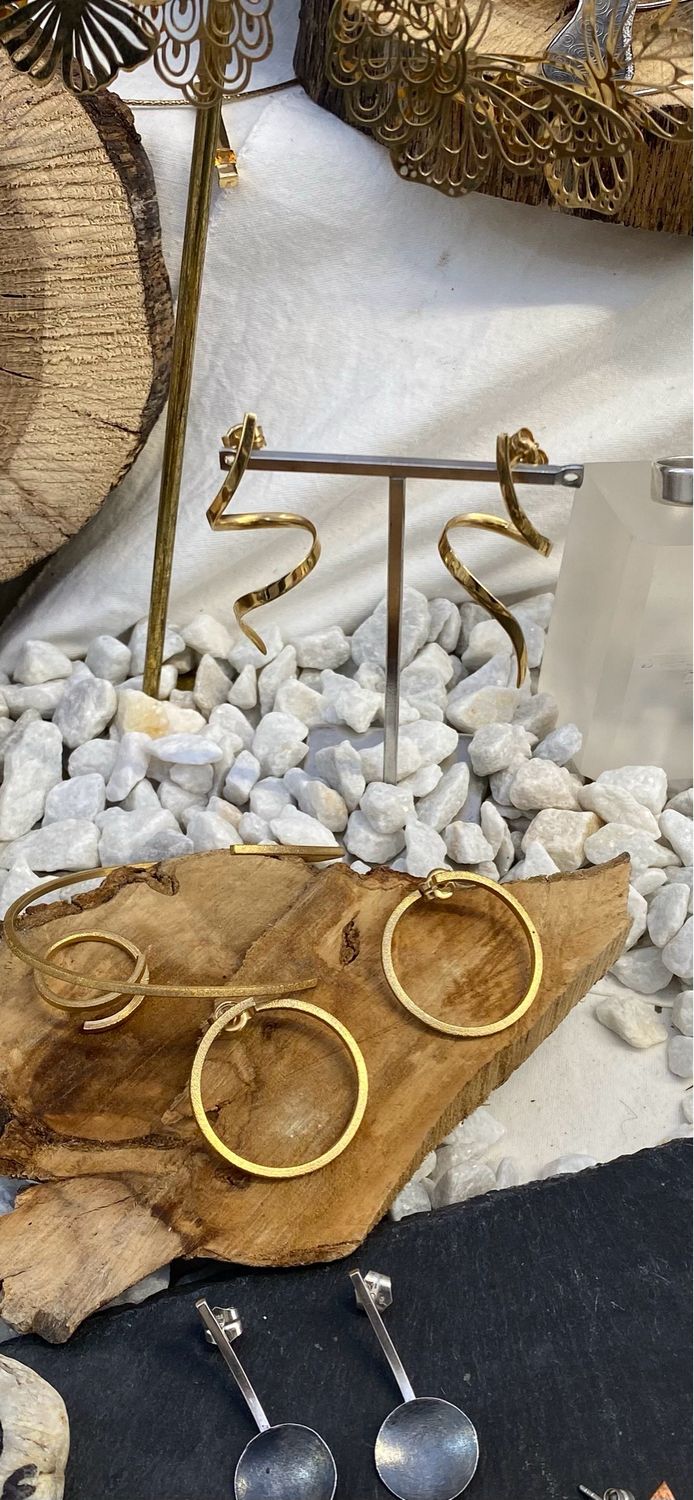 Arracades amb bany d’or tirabuixó