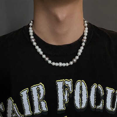 Retro Pearl Necklace