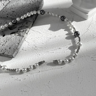 Retro Pearl Necklace