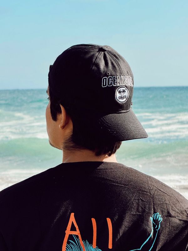 Palms-Wave in Circle Oceanside Black Cap