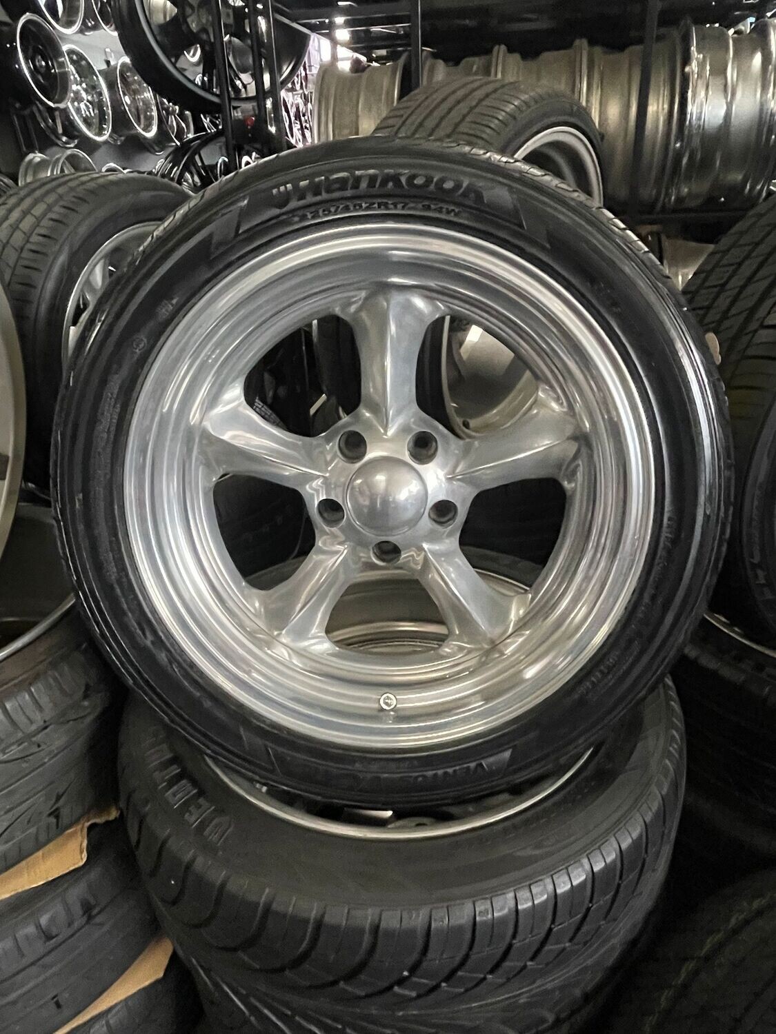 *USED PACKAGE* SET 4 17" STAGGERED BOYD CODDINGTON POLISHED WITH TYRES - (FORD FITMENT)