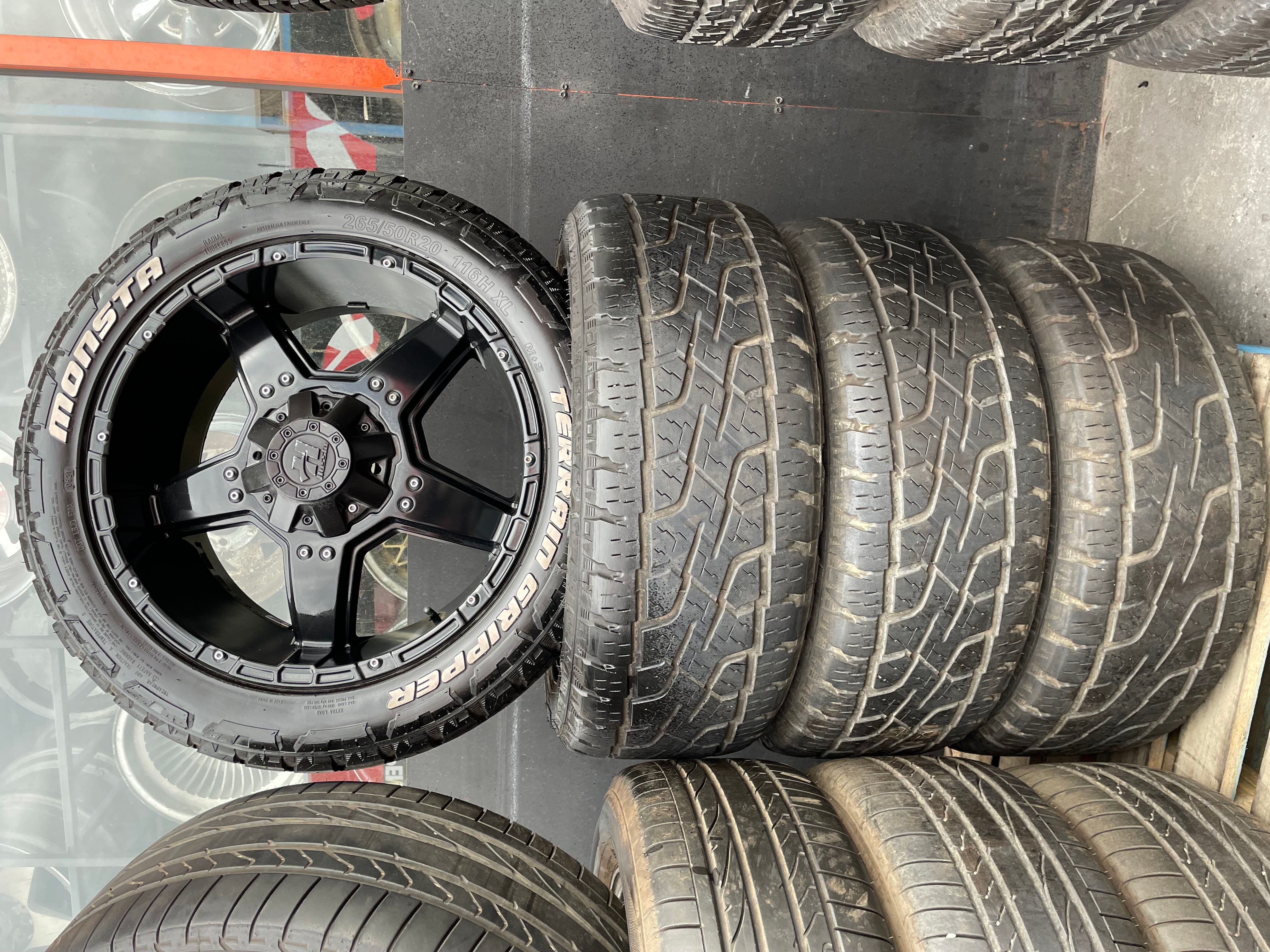 *USED PACKAGE* HUSSLA 20