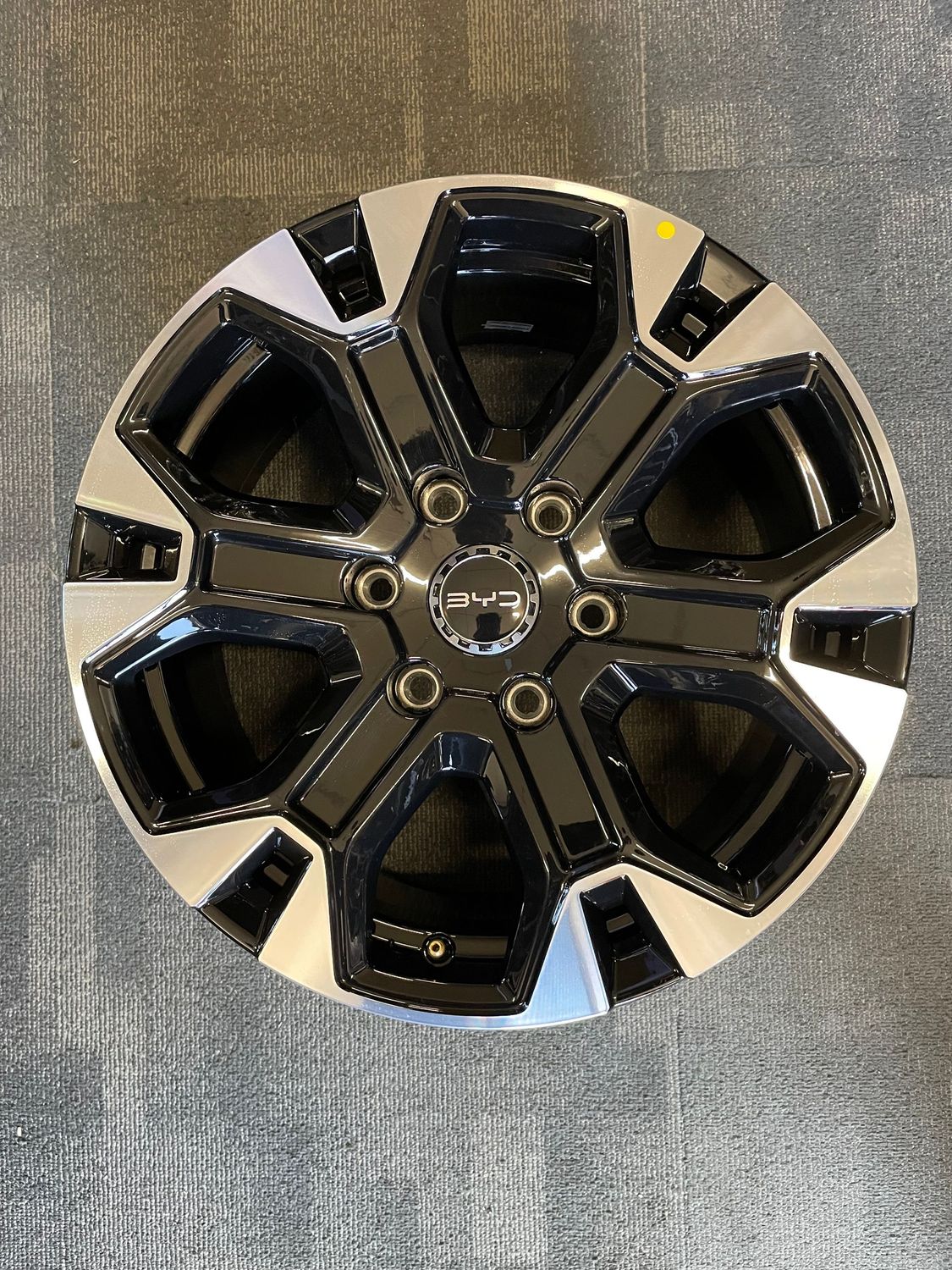 18" BYD (OEM) SHARK 6 FACTORY ALLOY WHEEL