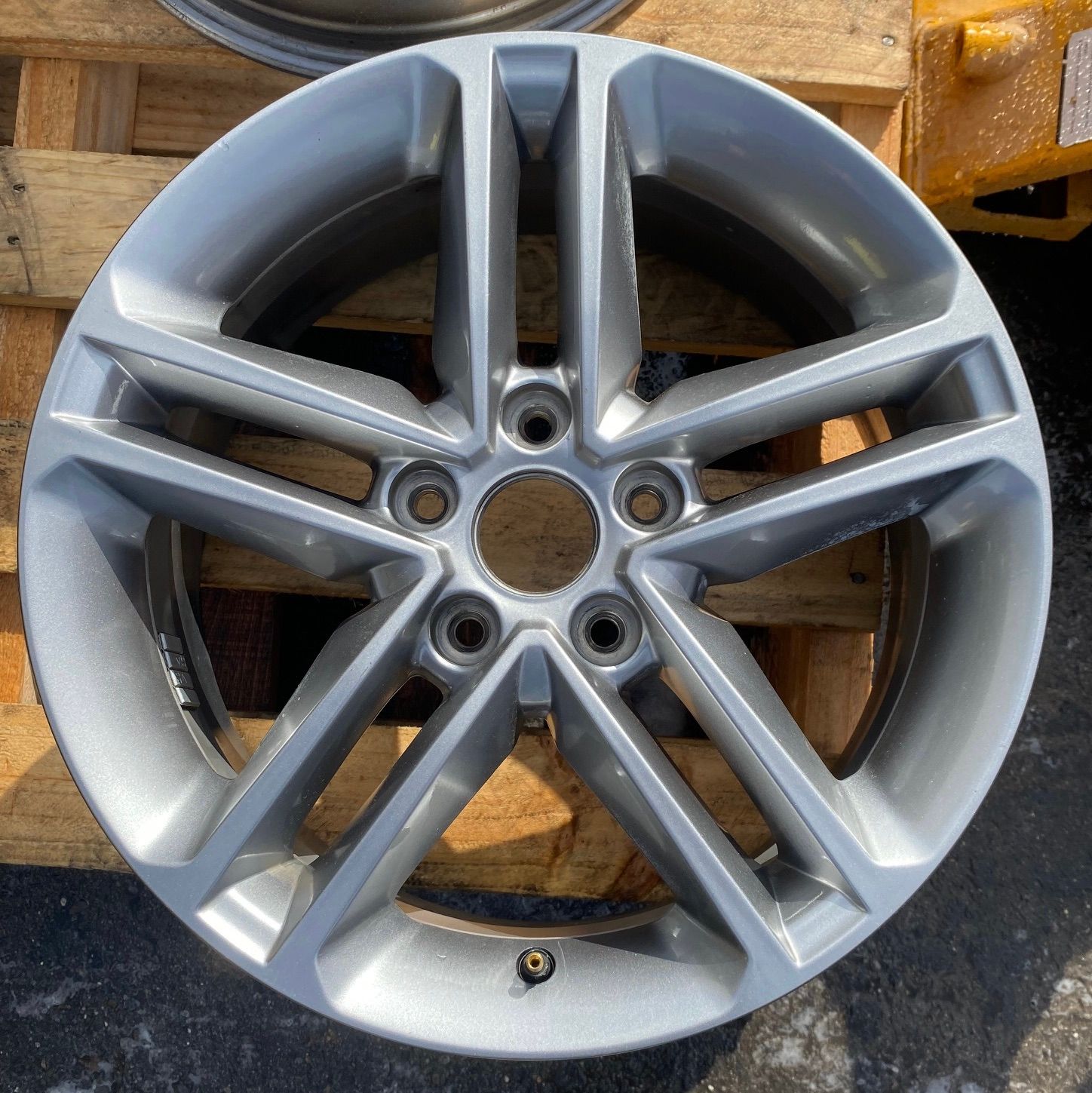 HYUNDAI "USED" - 17x7 - SILVER SPILT 5-SPOKE - PCD: 5/114.3 ET: 47 -  PRICE IS PER WHEEL - 4 AVAILABLE